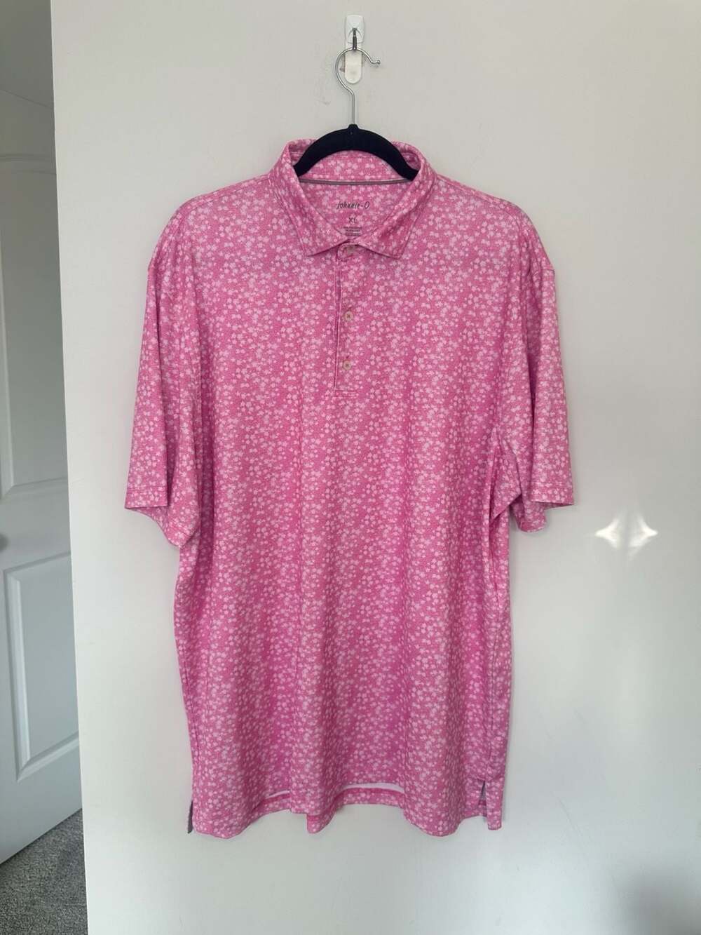 Johnnie-O Polo Shirt Size XL Pink White Floral Clover Print Performance